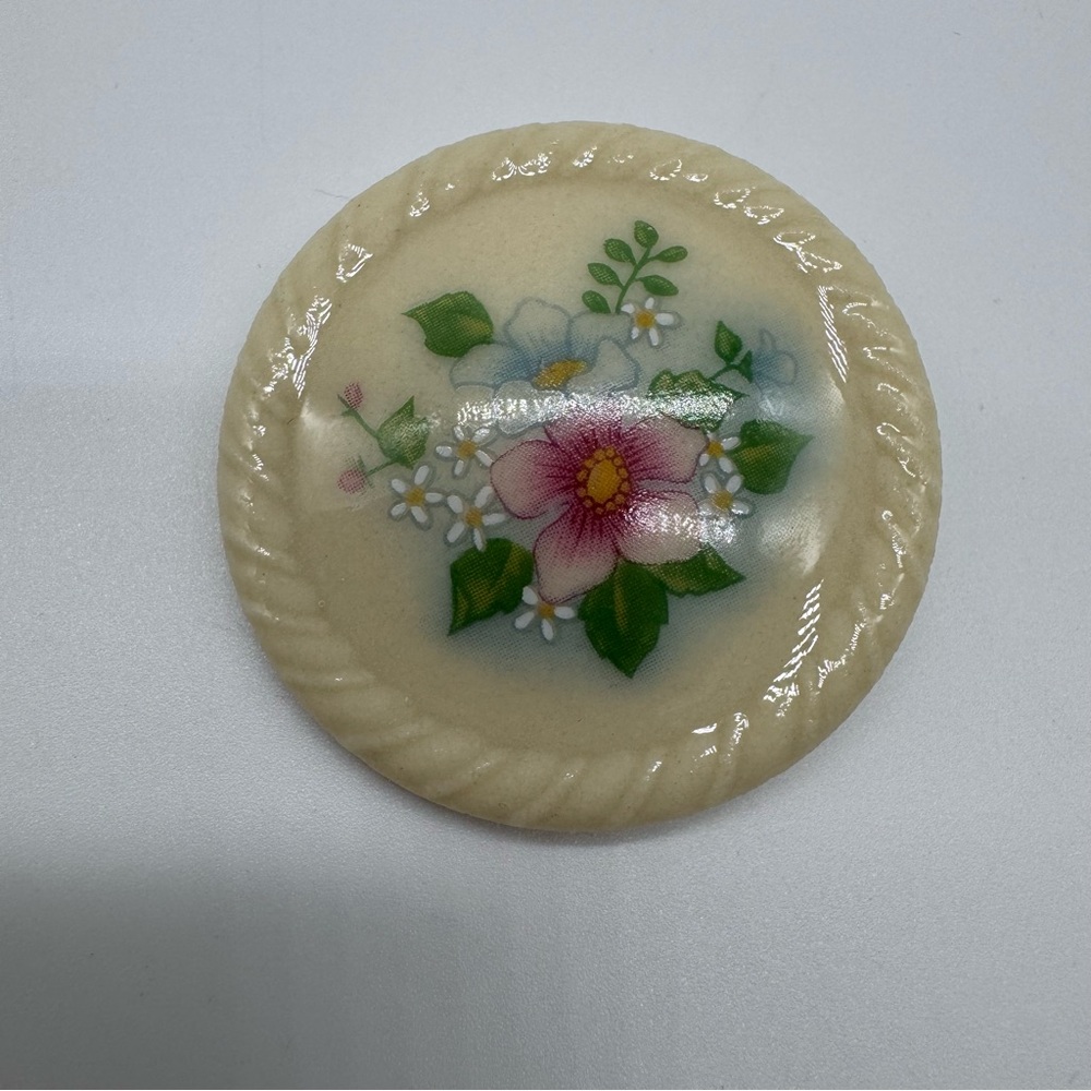 Vintage Avon Floral Brooch Pink Flower Porcelain Look Cottagecore Pin